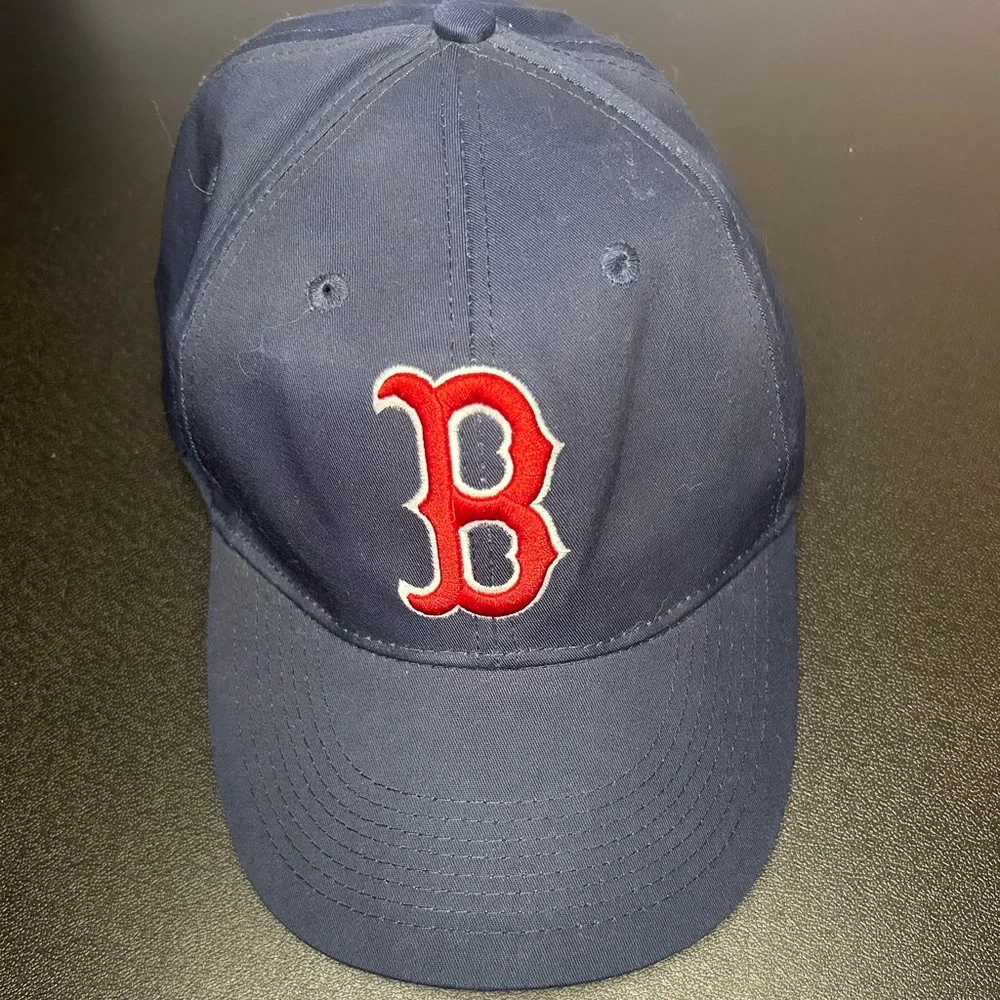Boston Red Sox Navy Blue Baseball Cap with Red Logo - Picture 1 of 4